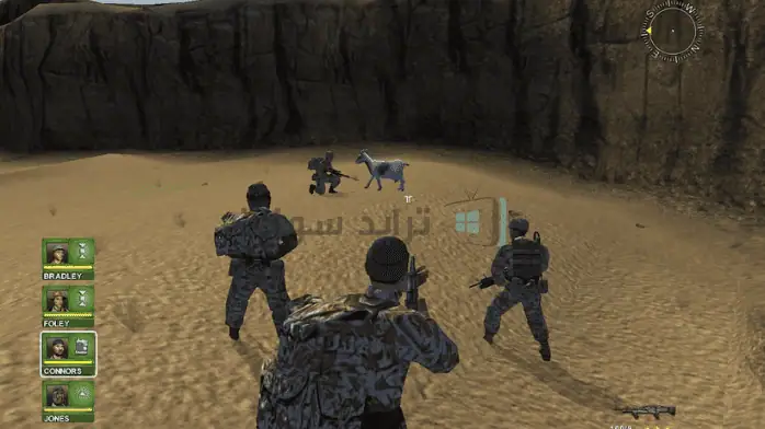 منظر صحراوي مستقبلي يصور عملية عسكرية، مع مركبات مدرعة وجنود في العمل تحت سماء صافية.