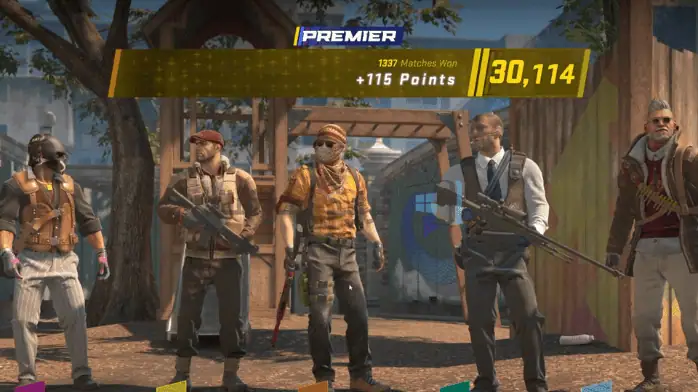 لقطة شاشة للعبة Counter Strike على جهاز كمبيوتر، تُظهر طريقة لعب مكثفة مع لاعبين في الحركة ورسومات مفصلة.