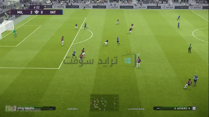 غلاف لعبة PES 2020 للكمبيوتر الشخصي يتميز بحركة كرة قدم ديناميكية مع لاعبين في الحركة ورسومات نابضة بالحياة.