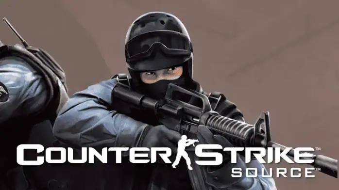 لقطة شاشة من تحميل لعبة Counter Strike Source تظهر لاعبين في تبادل إطلاق نار تكتيكي في بيئة حضرية.