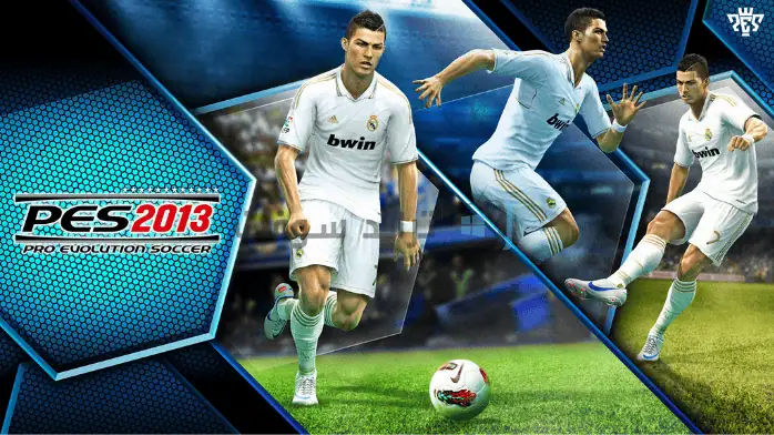 فن الغلاف تحميل لعبة Pro Evolution Soccer 2013 يتميز بحركة كرة قدم ديناميكية ورسومات نابضة بالحياة.