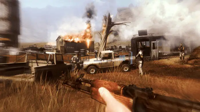 تحميل لعبة Far Cry 2 للكمبيوتر من ميديا فاير يظهر فيه منظر طبيعي وعرة مع جندي يحمل سلاحًا، في بيئة مزقتها الحرب.