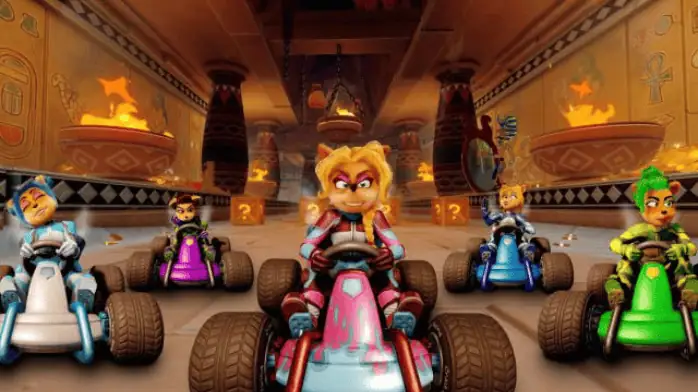 لقطة شاشةتحميل لعبة Crash Team Racing على الكمبيوتر الشخصي، تتميز برسومات نابضة بالحياة وشخصيات تتسابق على مسار ملون.