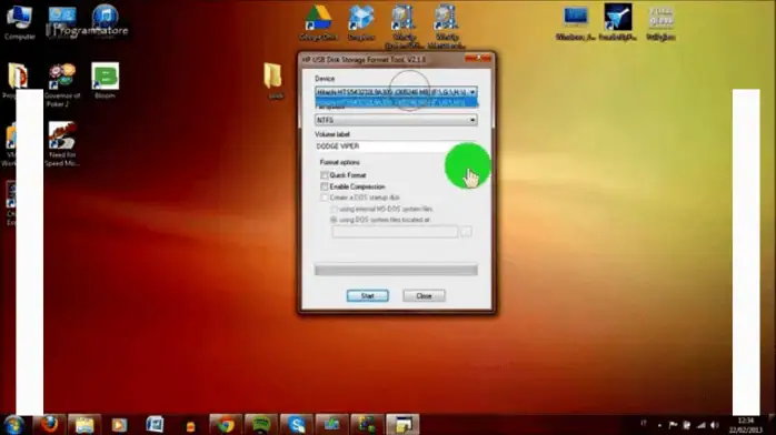 تظهر واجهة أداة تنسيق تخزين قرص USB من HP على شاشة الكمبيوتر، مع إظهار خيارات تنسيق محركات أقراص USB.